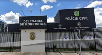 Criança é hospitalizada após ficar com rosto desfigurado ao ser queimada e espancada por mãe e madrasta, diz delegado 